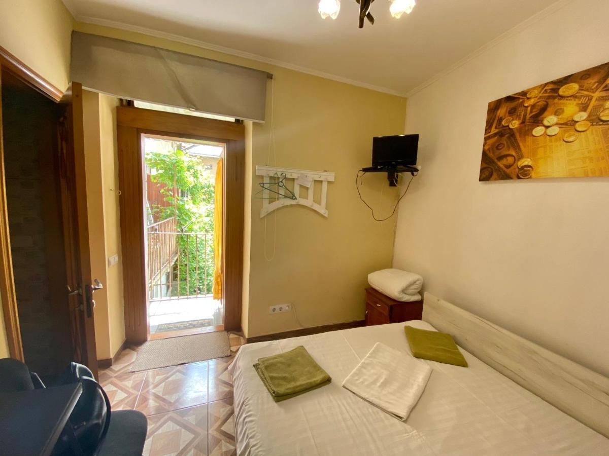 Svobody Apartments Lviv Luaran gambar